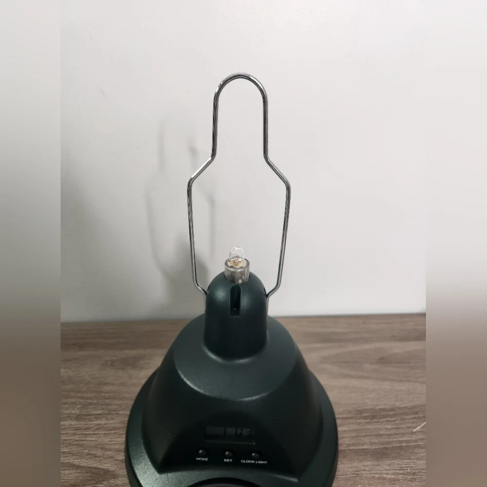 Vintage 1999 12” Coleman Deluxe Camping Table Lantern Clock & Alarm 5372-700 - Picture 7 of 10